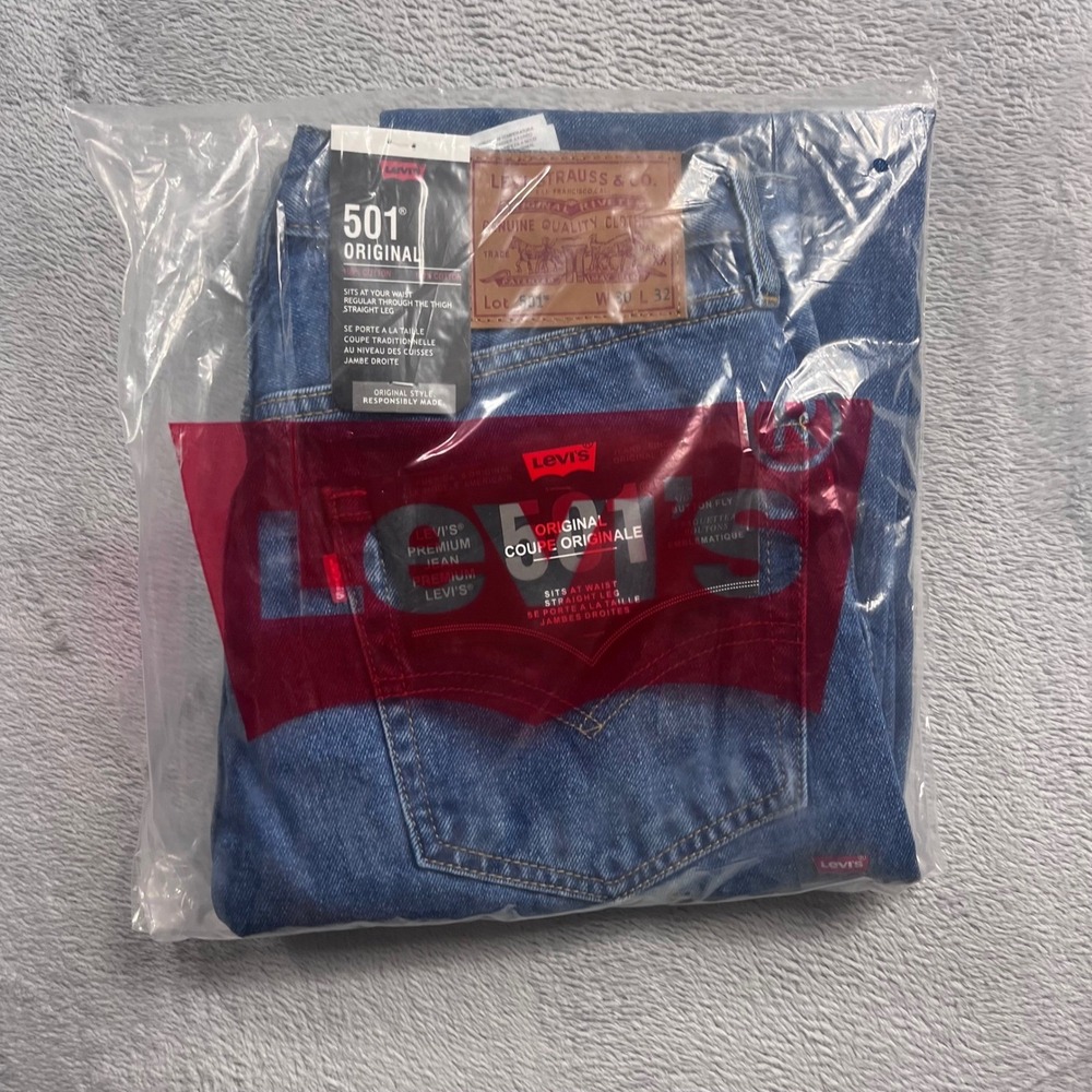 Levis 501 Original Mens Jeans 30x32 Blue Straight Leg 100% Cotton Denim NWT [MQ]